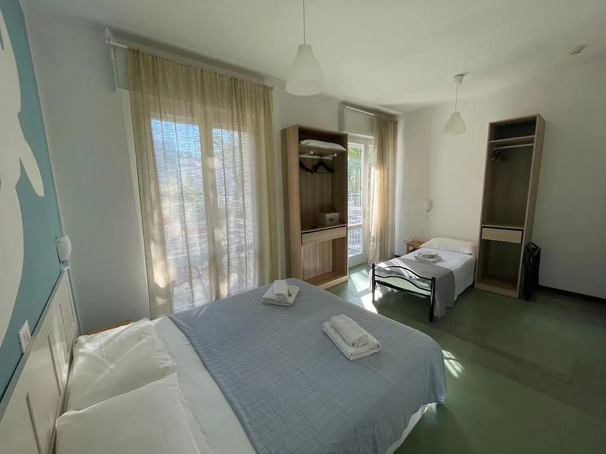 Hotel Aloha Cesenatico 2*,